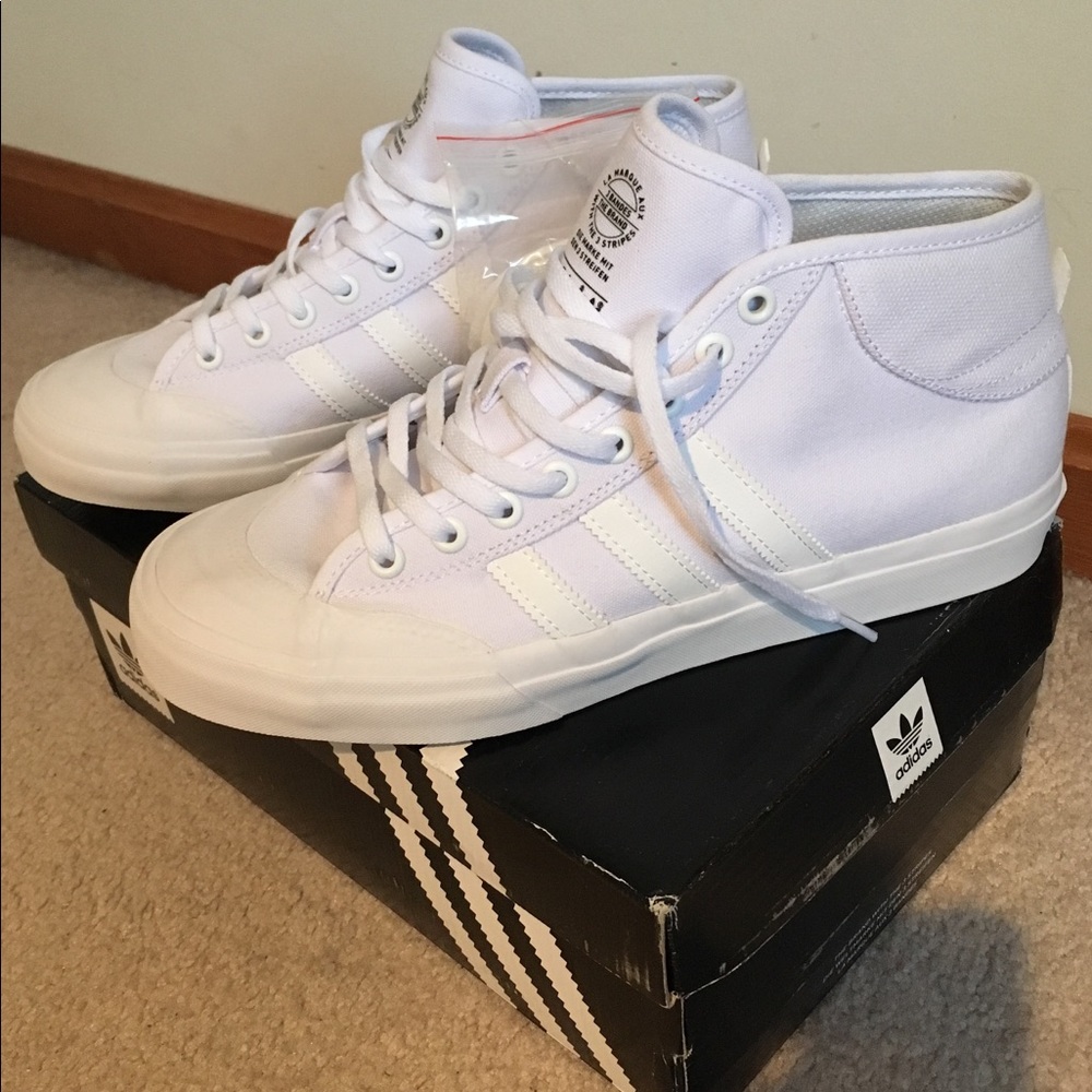 Adidas Matchcourt mid NWT